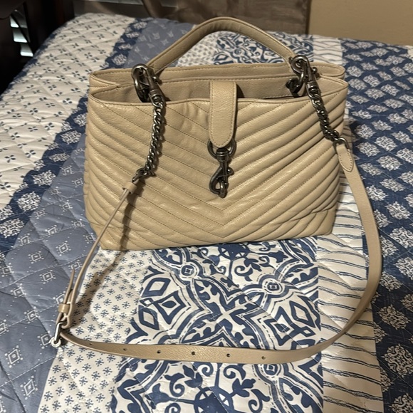 Rev - Picture 2 of 9